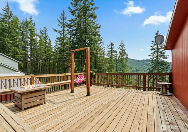 Photo 3 of Manufactured home for sale at 50001 146th Avenue E, Eatonville, WA 98328 | MLS# NWM2564191 | Listing updated on 2026-09-28