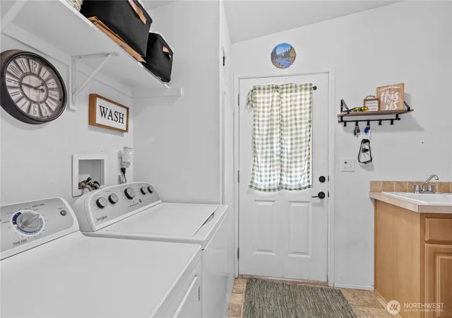 Photo 4 of Manufactured home for sale at 50001 146th Avenue E, Eatonville, WA 98328 | MLS# NWM2564191 | Listing updated on 2026-09-28