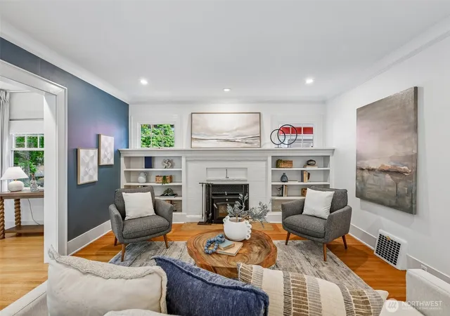 Photo 3 of Sale Pending at 5248 17th Avenue NE, Seattle, WA 98105 | MLS# NWM2564195 | Listing updated on 2026-09-21