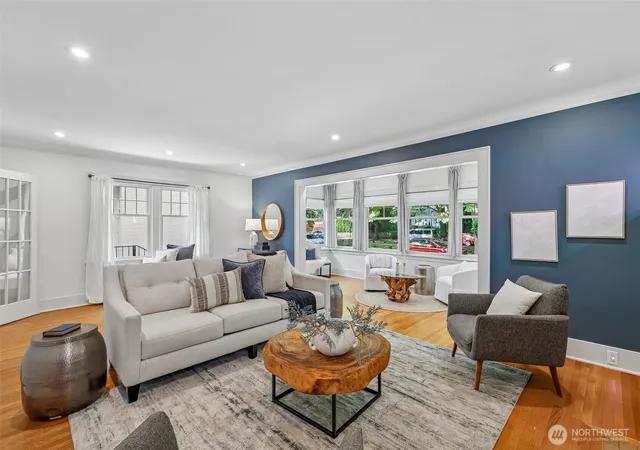 Photo 4 of Sale Pending at 5248 17th Avenue NE, Seattle, WA 98105 | MLS# NWM2564195 | Listing updated on 2026-09-21