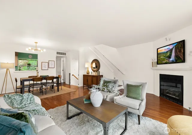 Photo 4 of Townhouse for sale at 3835 25th Avenue W, Seattle, WA 98199 | MLS# NWM2564196 | Listing updated on 2026-09-23