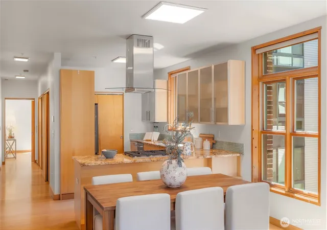 Photo 3 of Condo for sale at 1122 Broadway E #301, Seattle, WA 98102 | MLS# NWM2564197 | Listing updated on 2026-10-01