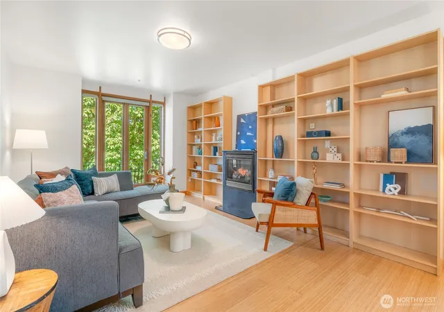 Photo 3 of Condo for sale at 1122 Broadway E #301, Seattle, WA 98102 | MLS# NWM2564197 | Listing updated on 2026-10-01