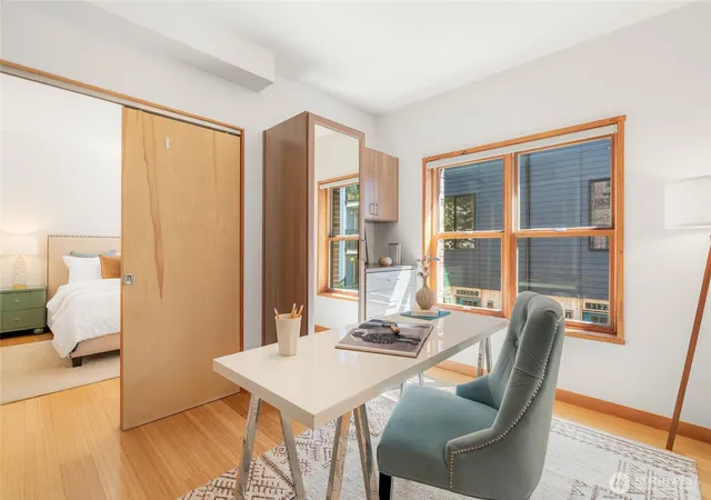 Photo 4 of Condo for sale at 1122 Broadway E #301, Seattle, WA 98102 | MLS# NWM2564197 | Listing updated on 2026-10-01