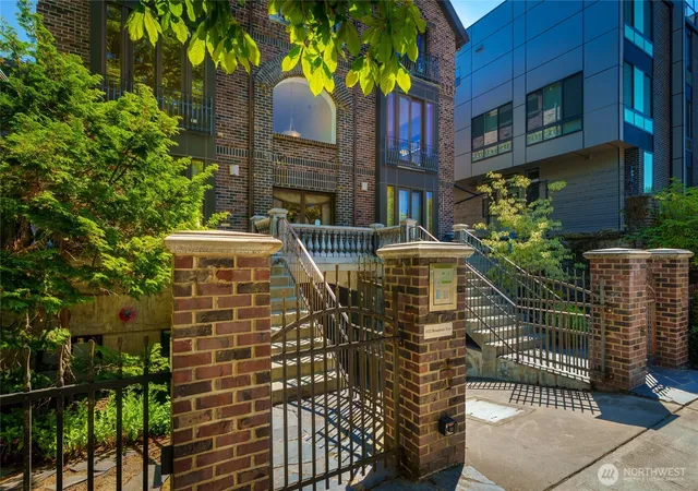Photo 2 of Condo for sale at 1122 Broadway E #301, Seattle, WA 98102 | MLS# NWM2564197 | Listing updated on 2026-10-05