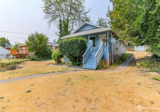 Photo 2 of Single family home for sale at 11049 18th Avenue Sw, Seattle, WA 98146 | MLS# NWM2564204 | Listing updated on 2026-09-26