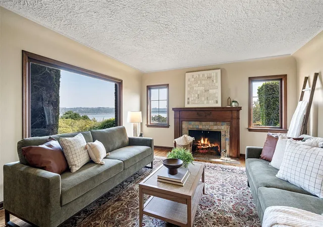 Photo 4 of Sale Pending at 1012 N Park Dr, Tacoma, WA 98403 | MLS# NWM2564221 | Listing updated on 2026-09-25
