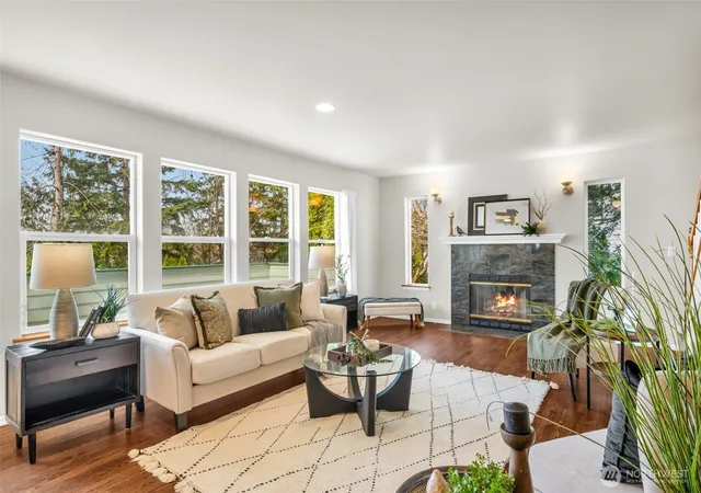 Photo 3 of Single family home for sale at 10518 157th Avenue Ne, Redmond, WA 98052 | MLS# NWM2564223 | Listing updated on 2026-09-21
