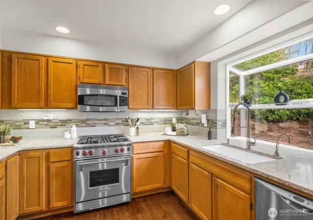 Photo 3 of Single family home for sale at 10518 157th Avenue NE, Redmond, WA 98052 | MLS# NWM2564223 | Listing updated on 2026-09-21