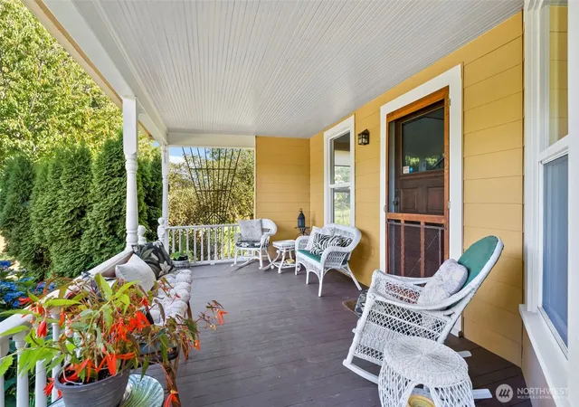 Photo 3 of Single family home for sale at 400 S Bank Rd, Elma, WA 98541 | MLS# NWM2564240 | Listing updated on 2026-09-29