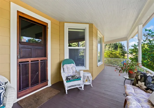 Photo 4 of Single family home for sale at 400 S Bank Rd, Elma, WA 98541 | MLS# NWM2564240 | Listing updated on 2026-09-29