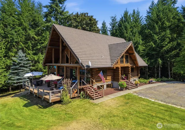 Photo 3 of Sale Pending at 4367 Se Skyhawk Ln, Port Orchard, WA 98367 | MLS# NWM2564256 | Listing updated on 2026-09-25