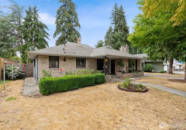 Photo 2 of Sale Pending at 921 S 7th Avenue Sw, Tumwater, WA 98512 | MLS# NWM2564268 | Listing updated on 2026-09-26
