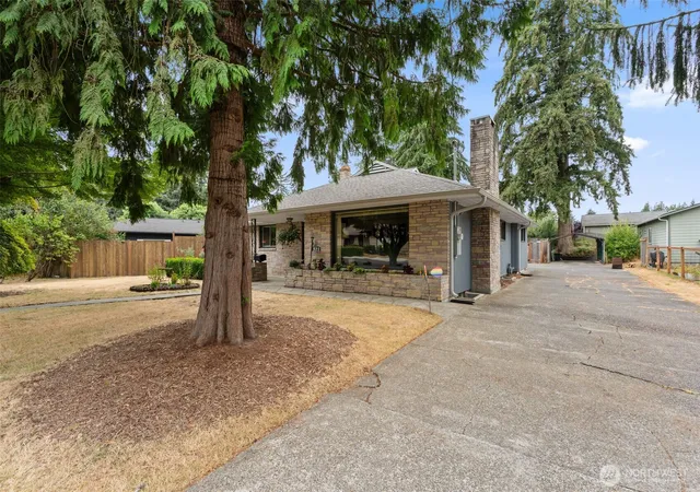 Photo 3 of Sale Pending at 921 S 7th Avenue Sw, Tumwater, WA 98512 | MLS# NWM2564268 | Listing updated on 2026-09-26