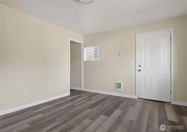 Photo 4 of Single family home for sale at 102 N Martin St, Aberdeen, WA 98520 | MLS# NWM2564273 | Listing updated on 2026-09-19