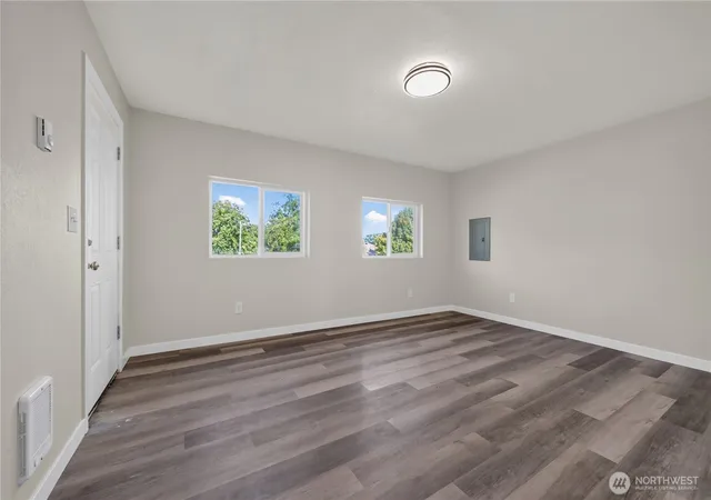 Photo 3 of Single family home for sale at 102 N Martin St, Aberdeen, WA 98520 | MLS# NWM2564273 | Listing updated on 2026-10-15