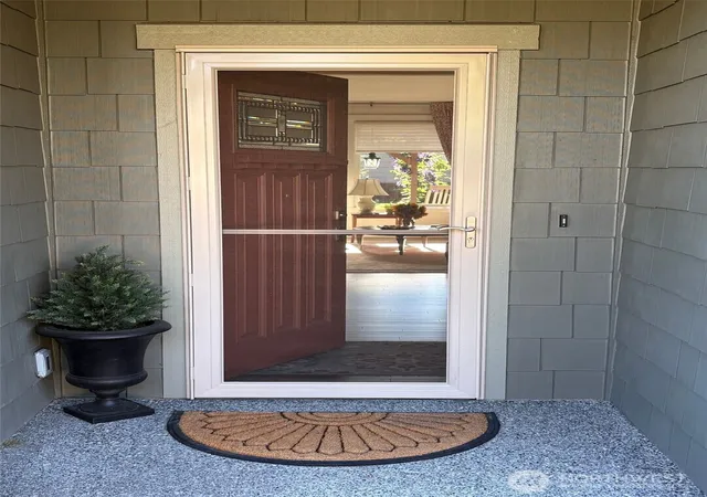 Photo 2 of Sale Pending at 507 Twin Brooks Dr, Mount Vernon, WA 98273 | MLS# NWM2564297 | Listing updated on 2026-09-23