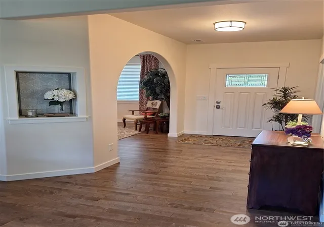 Photo 3 of Sale Pending at 507 Twin Brooks Dr, Mount Vernon, WA 98273 | MLS# NWM2564297 | Listing updated on 2026-09-23