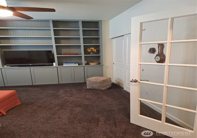 Photo 3 of Sale Pending at 507 Twin Brooks Dr, Mount Vernon, WA 98273 | MLS# NWM2564297 | Listing updated on 2026-09-23