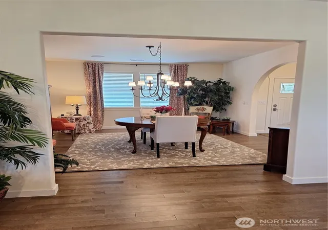 Photo 4 of Sale Pending at 507 Twin Brooks Dr, Mount Vernon, WA 98273 | MLS# NWM2564297 | Listing updated on 2026-09-23