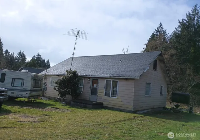 Photo 1 of Sale Pending at 9382 Olalla Valley Rd Se, Port Orchard, WA 98367 | MLS# NWM2564308 | Listing updated on 2026-09-24