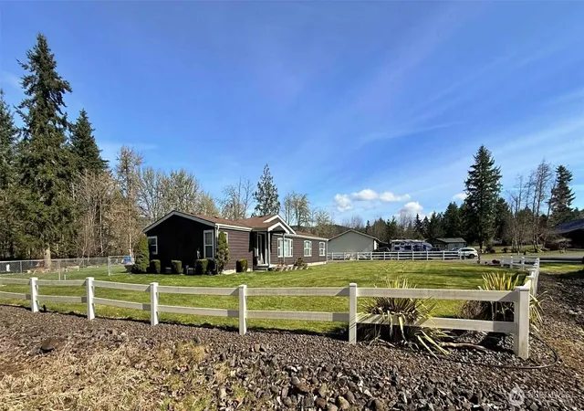 Photo 4 of Sale Pending at 106 Virginia Lee Ln, Mossyrock, WA 98564 | MLS# NWM2564317 | Listing updated on 2026-09-22