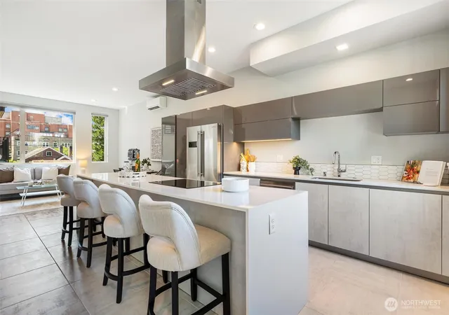 Townhouse for sale at 305 17th Avenue E, Seattle, WA 98112 | MLS# NWM2564318