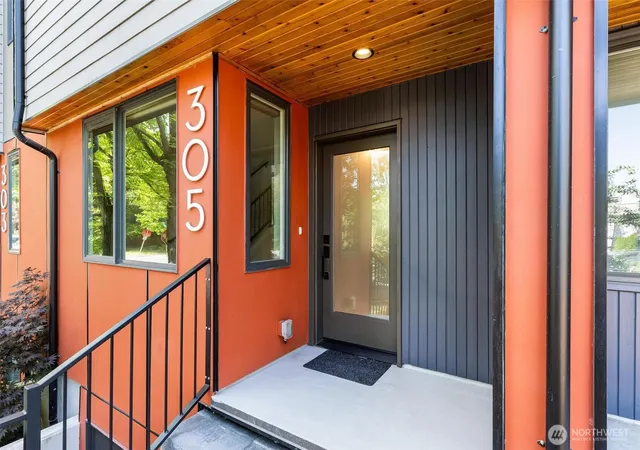 Photo 3 of Townhouse for sale at 305 17th Avenue E, Seattle, WA 98112 | MLS# NWM2564318 | Listing updated on 2026-09-23
