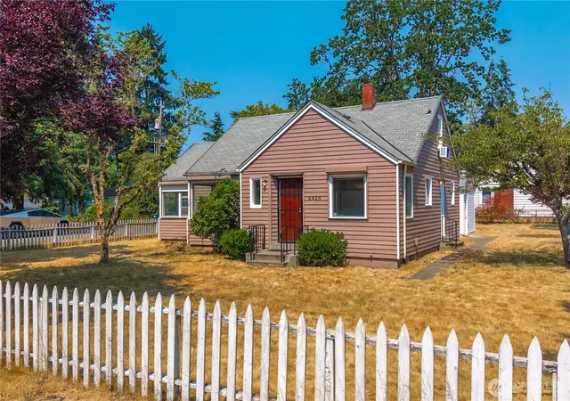 Photo 1 of Sale Pending at 6423 100th Street Sw, Lakewood, WA 98499 | MLS# NWM2564321 | Listing updated on 2026-09-24
