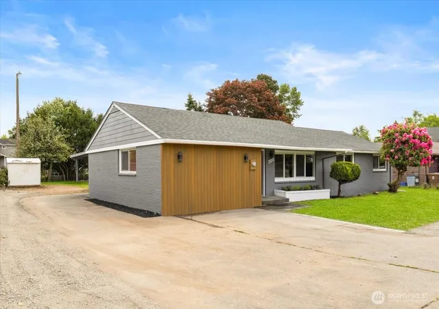Photo 2 of Single family home for sale at 308 E 84 Street, Tacoma, WA 98445 | MLS# NWM2564334 | Listing updated on 2026-09-23