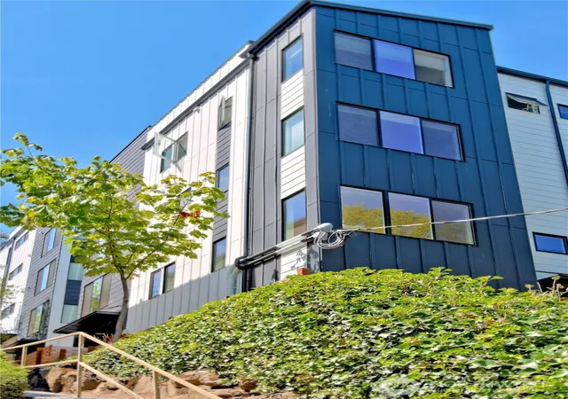 Photo 2 of Townhouse for sale at 435 19th Avenue E, Seattle, WA 98112 | MLS# NWM2564336 | Listing updated on 2026-09-23