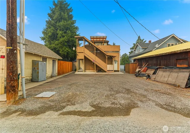 Photo 3 of Multi family home for sale at 113 N Cleveland Ave, Wenatchee, WA 98801 | MLS# NWM2564337 | Listing updated on 2026-09-23
