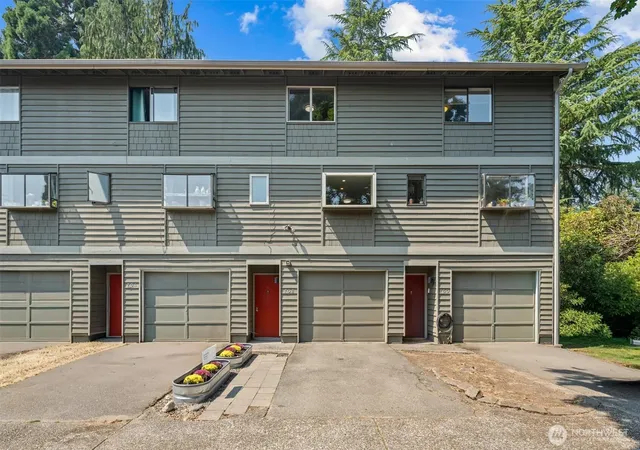 Photo 1 of Townhouse for sale at 702 Nw 189th Lane, Shoreline, WA 98177 | MLS# NWM2564343 | Listing updated on 2026-09-26