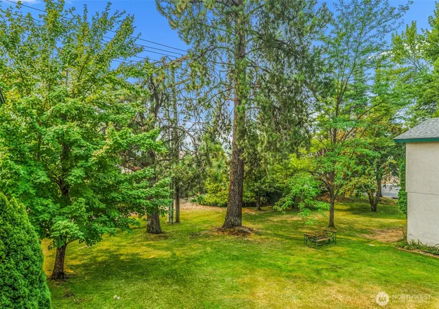 Photo 3 of Condo for sale at 111 Whitman St #2D, Leavenworth, WA 98826 | MLS# NWM2564361 | Listing updated on 2026-09-23