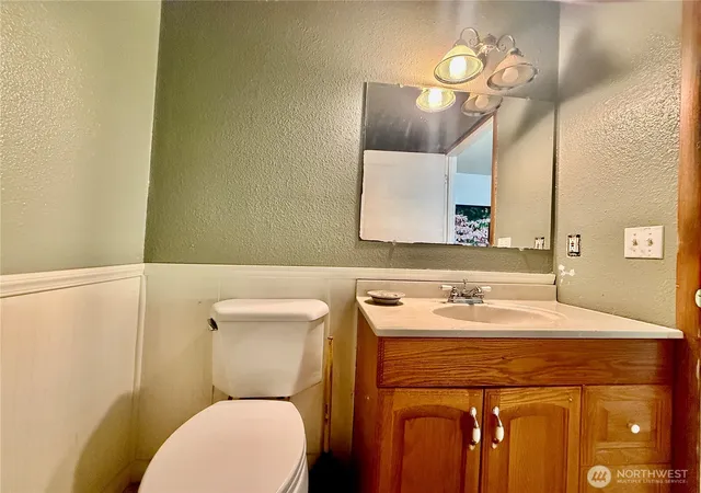 Photo 3 of Single family home for sale at 3719 Commercial Ave, Anacortes, WA 98221 | MLS# NWM2564369 | Listing updated on 2026-09-30