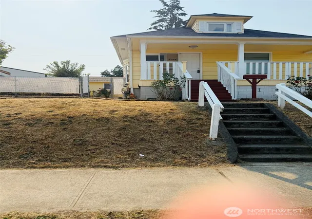 Photo 3 of Sale Pending at 3724 E J St, Tacoma, WA 98404 | MLS# NWM2564374 | Listing updated on 2026-09-25