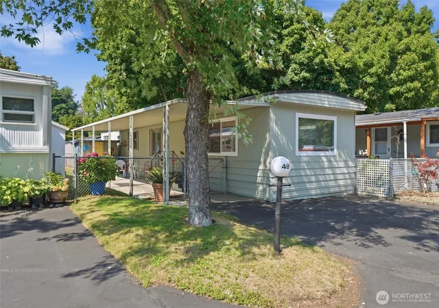 Photo 1 of Manufactured home for sale at 3909 E 4th Plain Blvd #49, Vancouver, WA 98661 | MLS# NWM2564407 | Listing updated on 2026-09-23