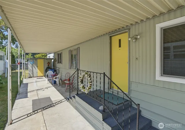 Photo 4 of Manufactured home for sale at 3909 E 4th Plain Blvd #49, Vancouver, WA 98661 | MLS# NWM2564407 | Listing updated on 2026-09-23