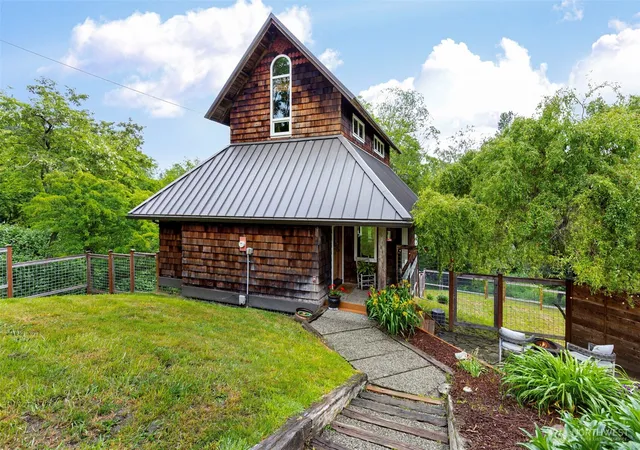 Photo 2 of Sale Pending at 4710 New Sweden Ave Ne, Bainbridge Island, WA 98110 | MLS# NWM2564410 | Listing updated on 2026-08-09