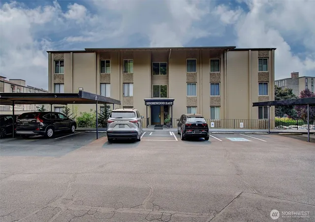 Photo 1 of Condo for sale at 5565 E Evergreen Blvd #3210, Vancouver, WA 98661 | MLS# NWM2564428 | Listing updated on 2026-09-23