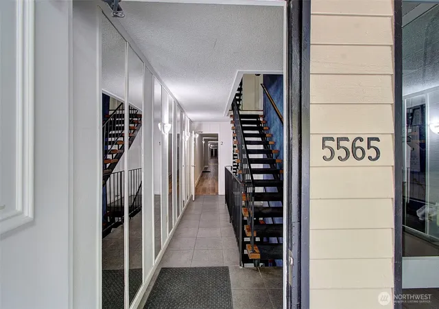 Photo 2 of Condo for sale at 5565 E Evergreen Blvd #3210, Vancouver, WA 98661 | MLS# NWM2564428 | Listing updated on 2026-09-23