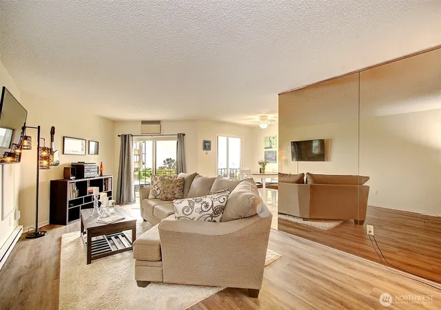Photo 3 of Condo for sale at 5565 E Evergreen Blvd #3210, Vancouver, WA 98661 | MLS# NWM2564428 | Listing updated on 2026-09-23