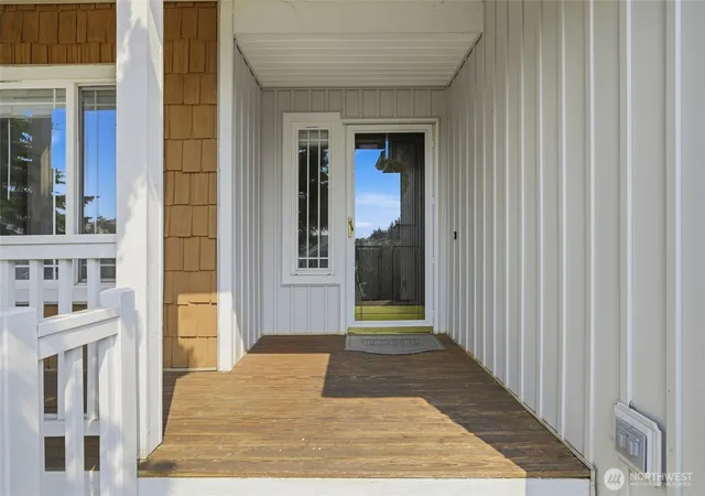 Photo 3 of Single family home for sale at 6805 59th Place Ne, Marysville, WA 98270 | MLS# NWM2564452 | Listing updated on 2026-10-02