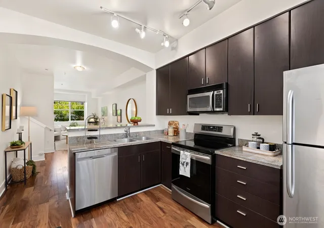 Photo 4 of Townhouse for sale at 16418 NE 91st Street #105, Redmond, WA 98052 | MLS# NWM2564457 | Listing updated on 2026-09-23
