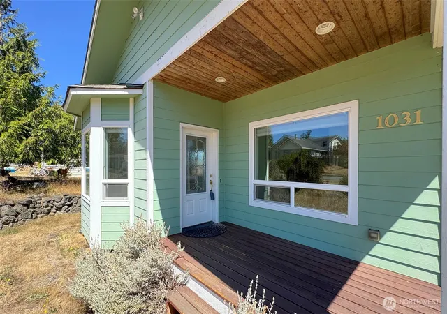 Photo 3 of Single family home for sale at 1031 W 14th Street, Port Angeles, WA 98363 | MLS# NWM2564465 | Listing updated on 2026-09-23