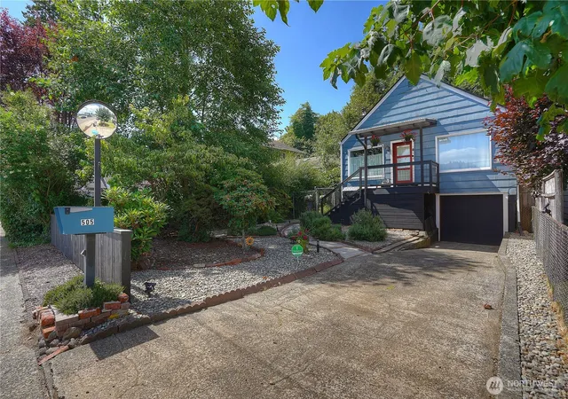Photo 2 of Single family home for sale at 505 N B St, Aberdeen, WA 98520 | MLS# NWM2564479 | Listing updated on 2026-09-23