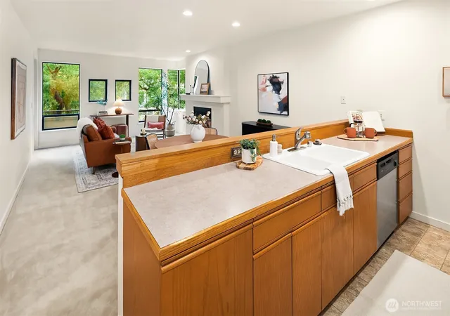 Photo 3 of Sale Pending at 600 Malden Ave E #201, Seattle, WA 98112 | MLS# NWM2564501 | Listing updated on 2026-09-25
