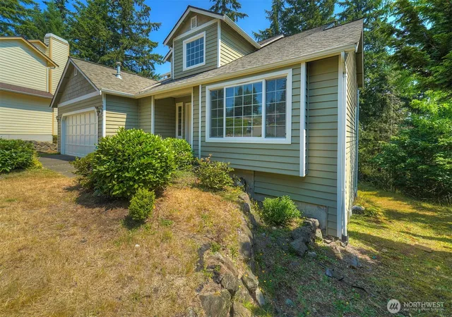Photo 4 of Single family home for sale at 10932 Peony Pl NW, Silverdale, WA 98383 | MLS# NWM2564510 | Listing updated on 2026-09-29