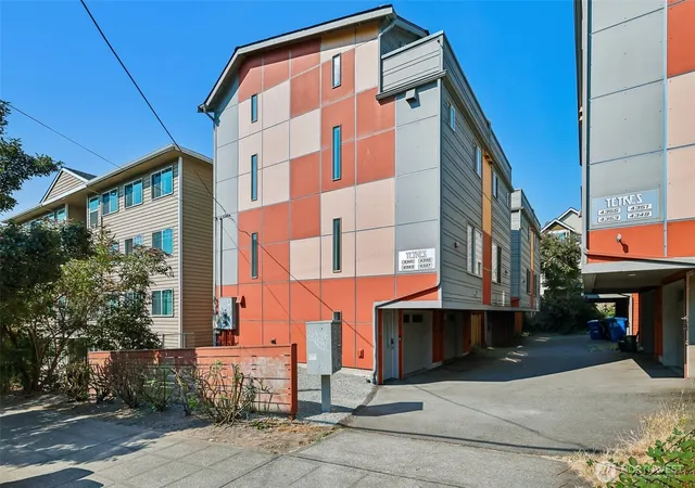 Photo 1 of Townhouse for sale at 4341 8th Avenue Ne, Seattle, WA 98105 | MLS# NWM2564528 | Listing updated on 2026-09-28
