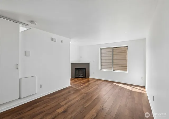 Photo 4 of Townhouse for sale at 4341 8th Avenue NE, Seattle, WA 98105 | MLS# NWM2564528 | Listing updated on 2026-09-28